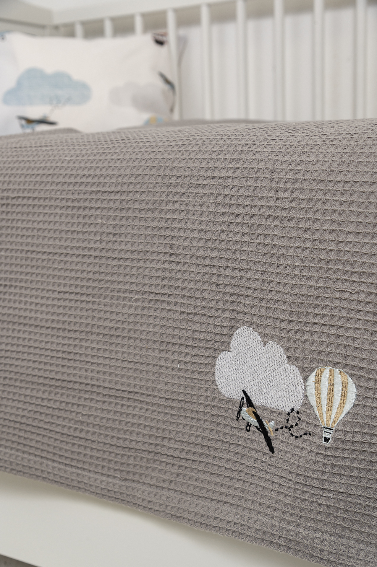 Carpet Strom DM - Naf Naf Little Ballons 305 - White Grey βρεφική πικέ κουβέρτα